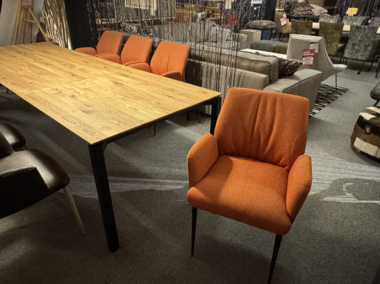 Nr. 225 I Angebot SALE % / Mobitec Stuhl Enora / Stuhl mit Armteil in Stoff orange / Ausstellungsware sofort verfügbar