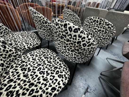 Nr. 150 I Angebot SALE % / Kare Stuhl Leo / 6 Stühle im Set / Stoff / Lagerware sofort verfügbar