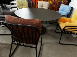 Nr. 181 I Angebot SALE % / runder Outdoor Tisch / Aluminium / Lagerware sofort verfügbar