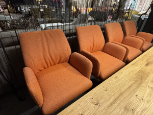 Nr. 225 I Angebot SALE % / Mobitec Stuhl Enora / Stuhl mit Armteil in Stoff orange / Ausstellungsware sofort verfügbar