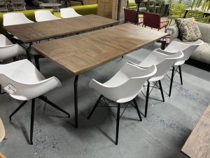 Nr. 300 I Angebot SALE % / Kare / Esstisch 90 x 200 cm aus Altholz mit gehämmerten Metallfüßen / Lagerware sofort verfügbar