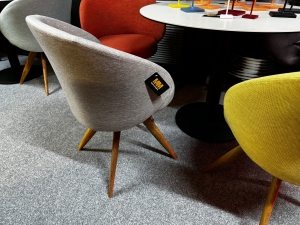 Nr. 30 I Angebot SALE % / Mobitec Stuhl Neo / 4 Stühle im Set / Stoff / Ausstellungsware sofort verfügbar