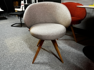 Nr. 30 I Angebot SALE % / Mobitec Stuhl Neo / 4 Stühle im Set / Stoff / Ausstellungsware sofort verfügbar