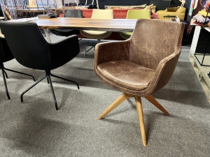 Nr. 77 I Angebot SALE % / Stuhl / Leder / Ausstellungsware sofort verfügbar