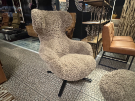 Nr. 333 I Angebot SALE % / Het Anker Sessel Peaches / drehbar ohne Anschlag mit Wippfunktion ink. Hocker im edlen Stoffbezug / Ausstellungsware sofort verfügbar